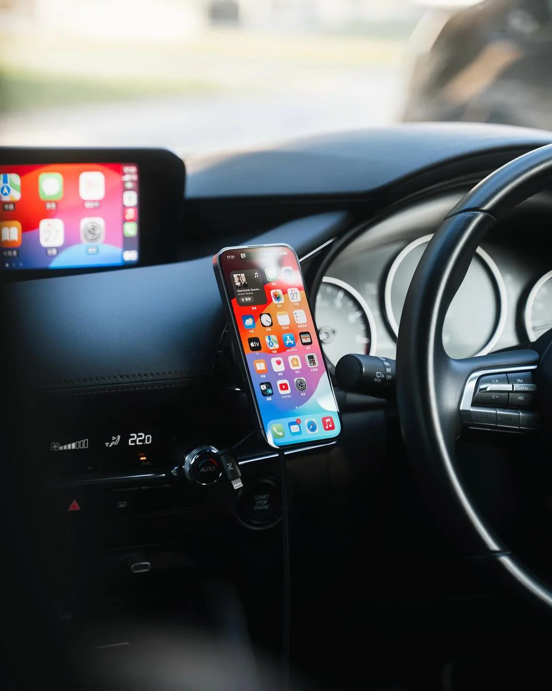 ZEERA SuVolt Gen4 Active Cooling Qi2 Car Mount Charger with MagSafe supports 15W Fast Wireless Charging - Image 5